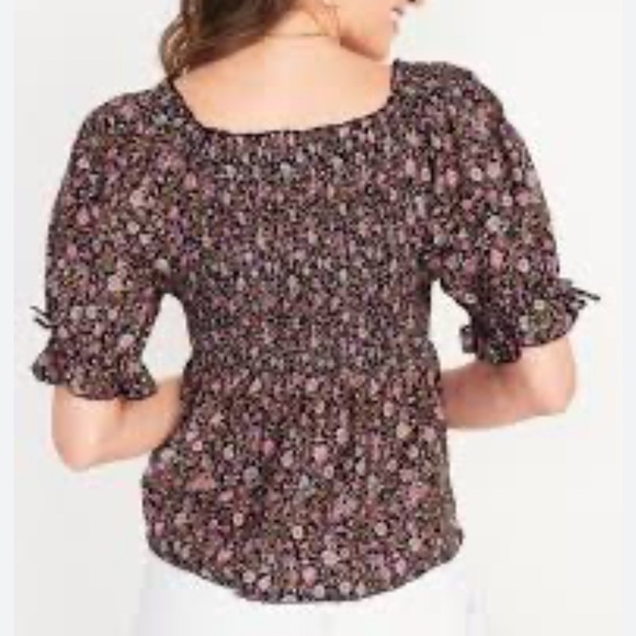 😊 Old Navy Puff-Sleeve Square-Neck Floral Babydoll Blouse - Picture 3 of 8